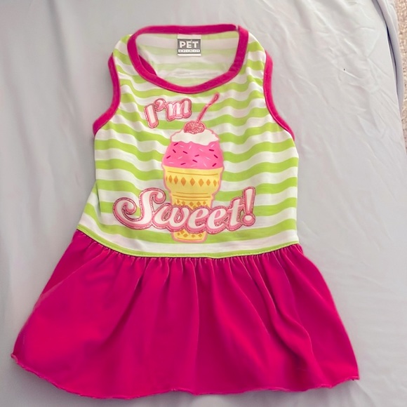 Adorable Pet Dress Like New - Picture 1 of 3